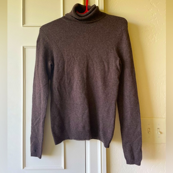 C by Bloomingdale's Cashmere Cashmere Turtleneck Sweater Size S - Picture 1 of 4